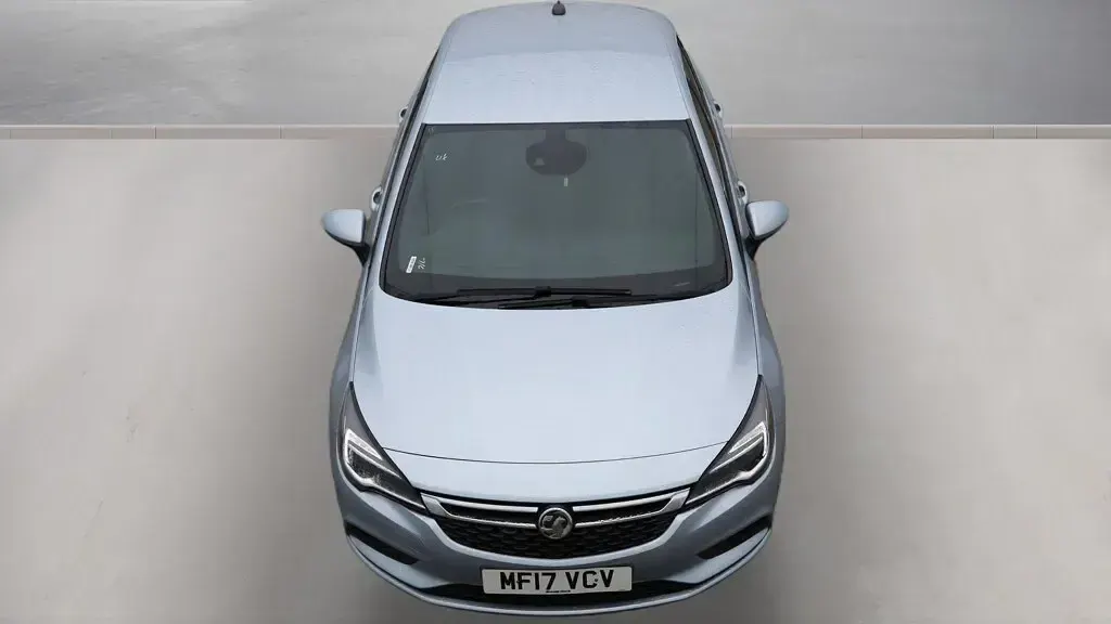 Used Vauxhall Astra SRi 150 HP (110 kW) 2017 Silver Hatchback