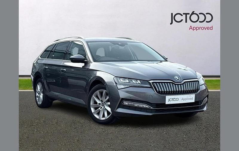 Used Skoda Superb SE Technology 214 HP (157 kW) 2021 Grey Estate