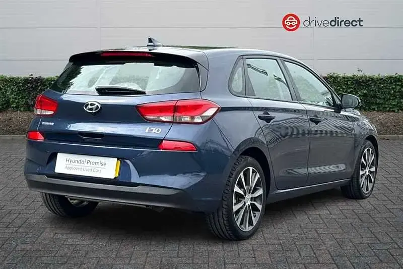 Used Hyundai i30 SE 140 HP (102 kW) 2017 Blue Hatchback