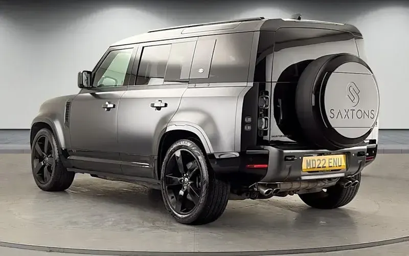 Usado Land Rover Defender Carpathian Edition 525 HP (386 kW) 2024 Carrinha