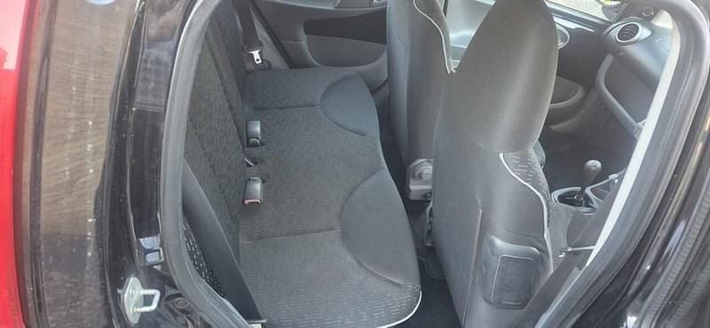 Used Peugeot 107 68 HP (50 kW) 2011 Black Hatchback