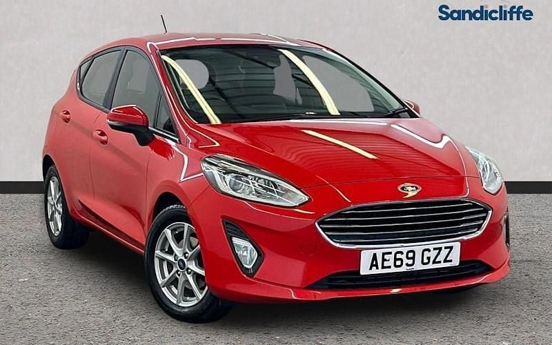 Used Ford Fiesta Zetec 101 HP (74 kW) 2019 Red Hatchback
