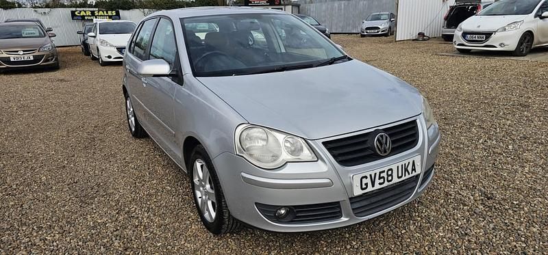 Used VW Polo Match 70 HP (51 kW) 2009 Silver Hatchback