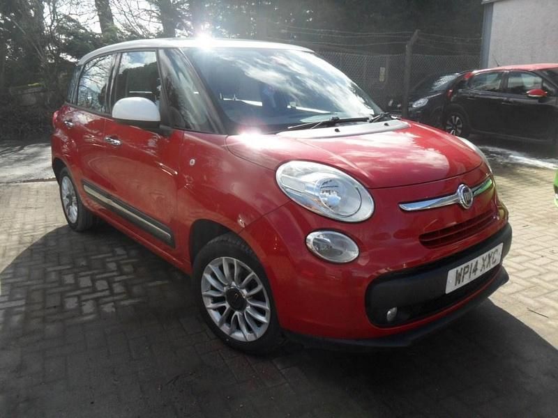 Used Fiat 500L Lounge 85 HP (62 kW) 2014 Red MPV