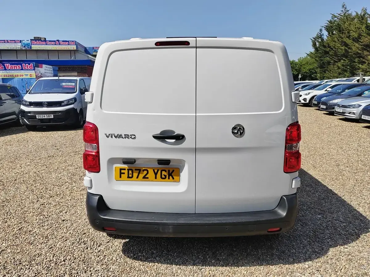 Used Vauxhall Vivaro S 120 HP (88 kW) 2022 White MPV