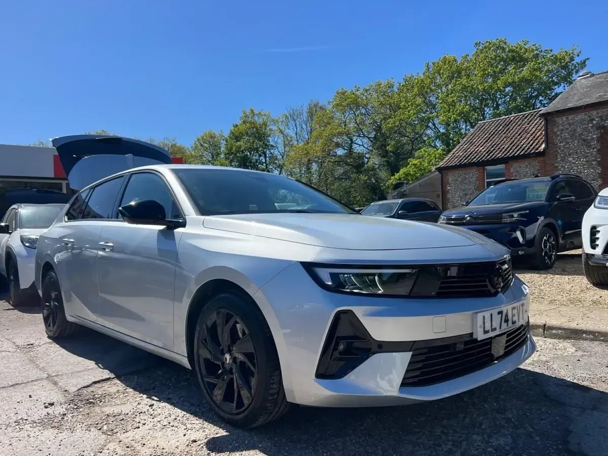 Second-hand Vauxhall Astra S 130 CP (95 kW) 2024 Gri Break