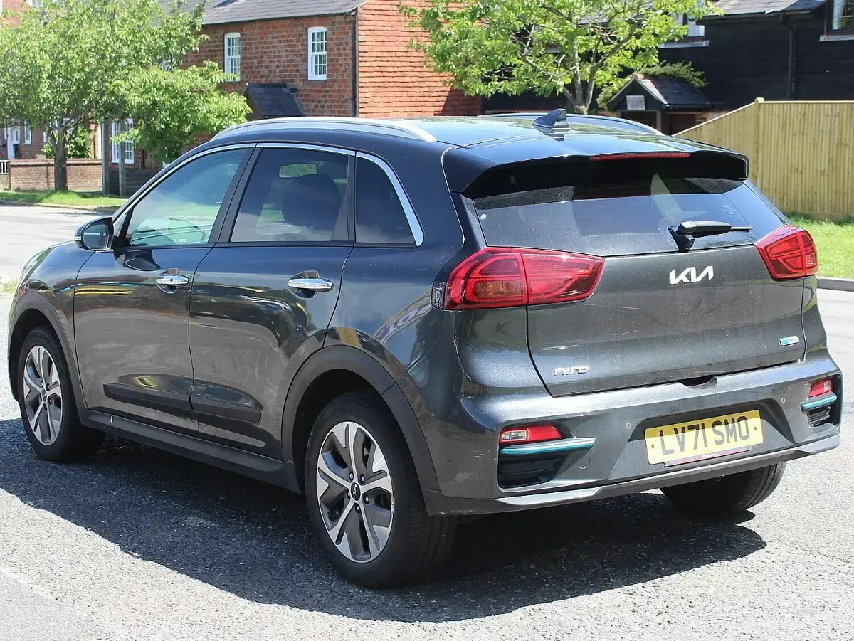 Used Kia Niro 150 kW (204 HP) 2021 Grey SUV