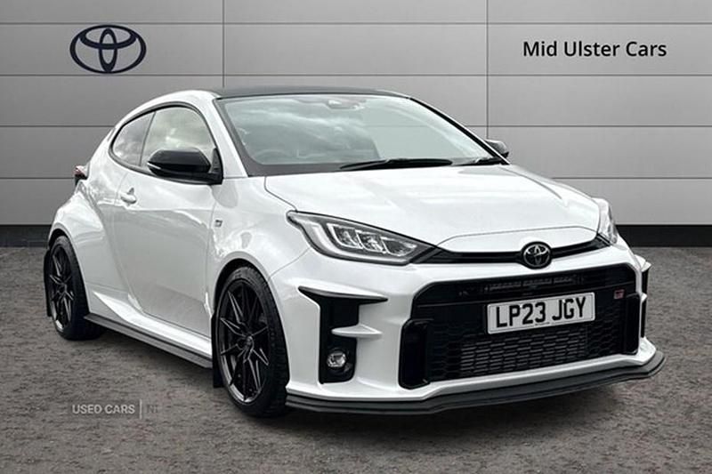 Used Toyota Yaris 272 HP (200 kW) 2023 White Hatchback