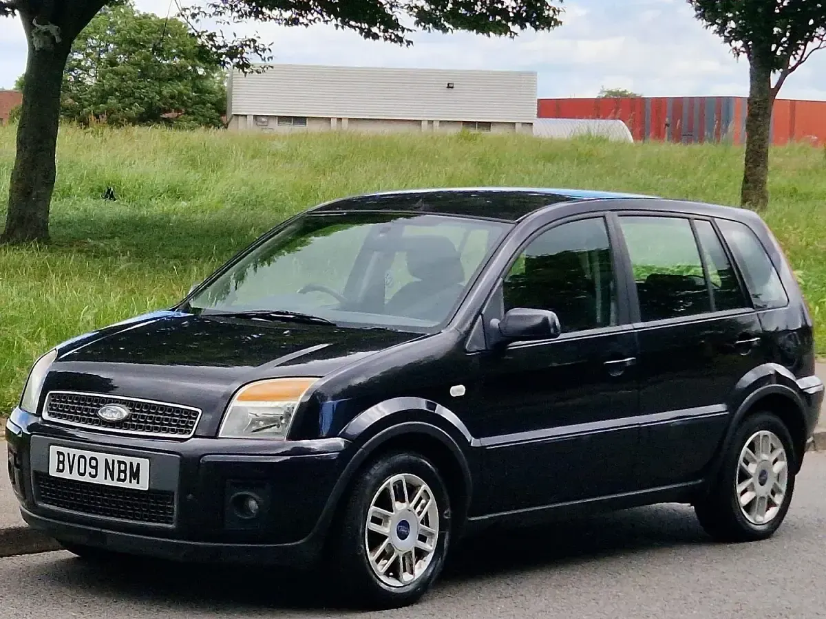 Used Ford Fusion Zetec 80 HP (58 kW) 2009 Black Hatchback