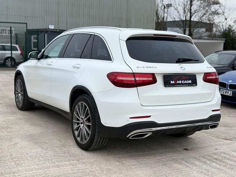 Used Mercedes GLC220 AMG line 170 HP (125 kW) 2018 White Estate