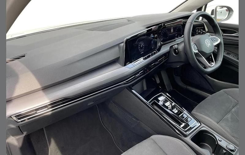 Used VW Golf VIII Style 147 HP (108 kW) 2023 White Hatchback