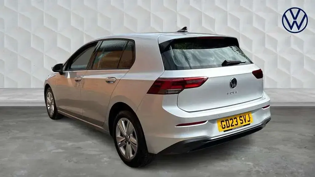Used VW Golf VIII Life 128 HP (94 kW) 2023 Silver Hatchback