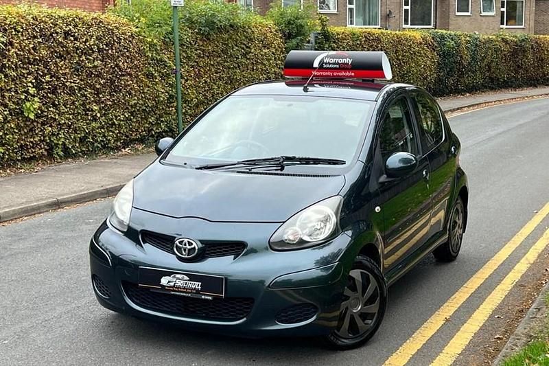 Green Used 2011 Toyota Aygo Hatchback | £2,350 (Fair price) - Image 1/1
