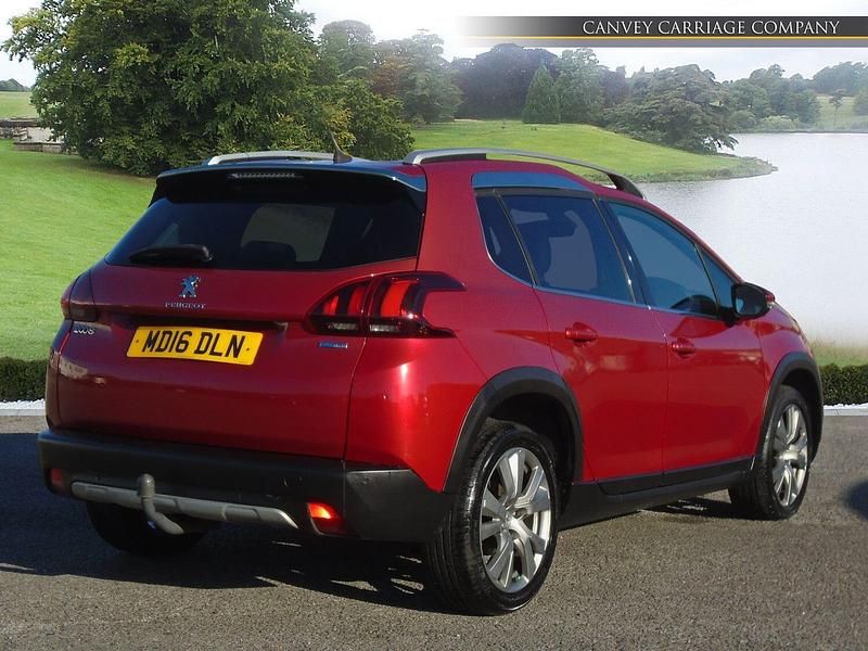 Begagnad Peugeot 2008 Allure 2016 Röd SUV