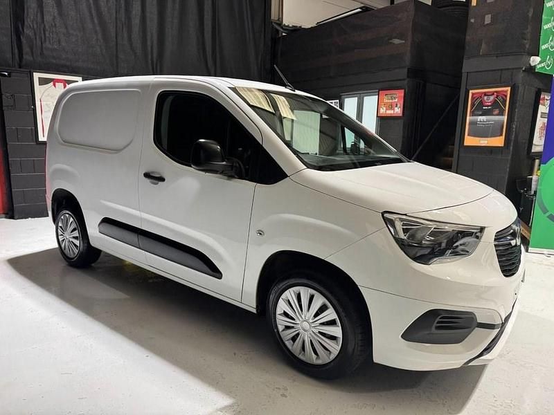 Used Vauxhall Combo Sportive 100 HP (73 kW) 2021 White Van