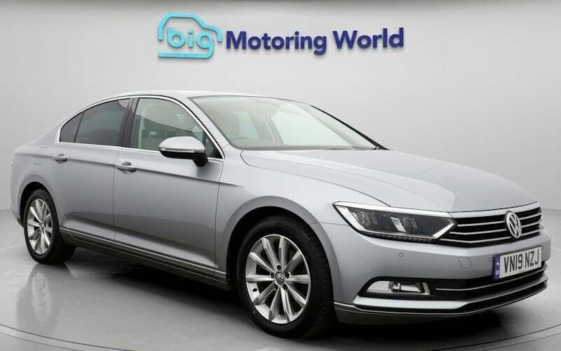Used 2019 VW Passat Business Sedan | £11,100 (Good price) - Image 1/4