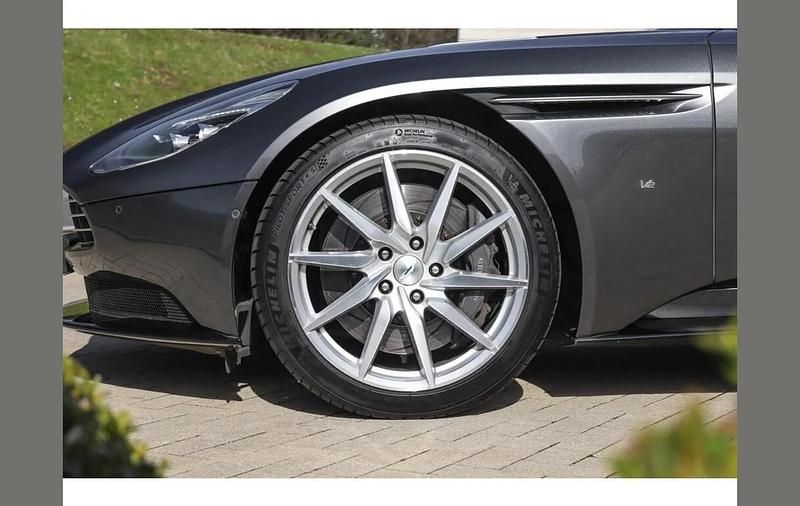 Used Aston Martin DB11 2017 Silver Coupe