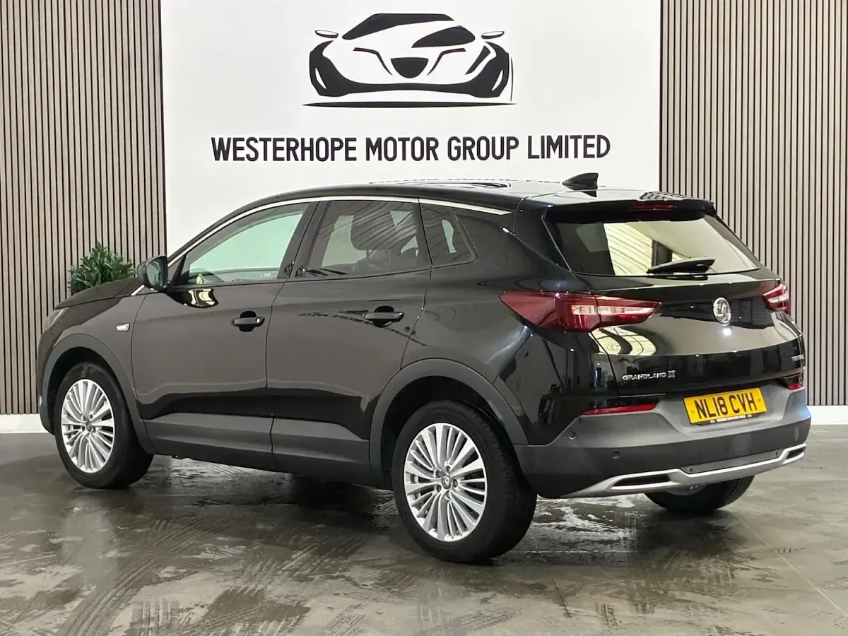 Used Vauxhall Grandland X Sport 120 HP (88 kW) 2018 Black SUV