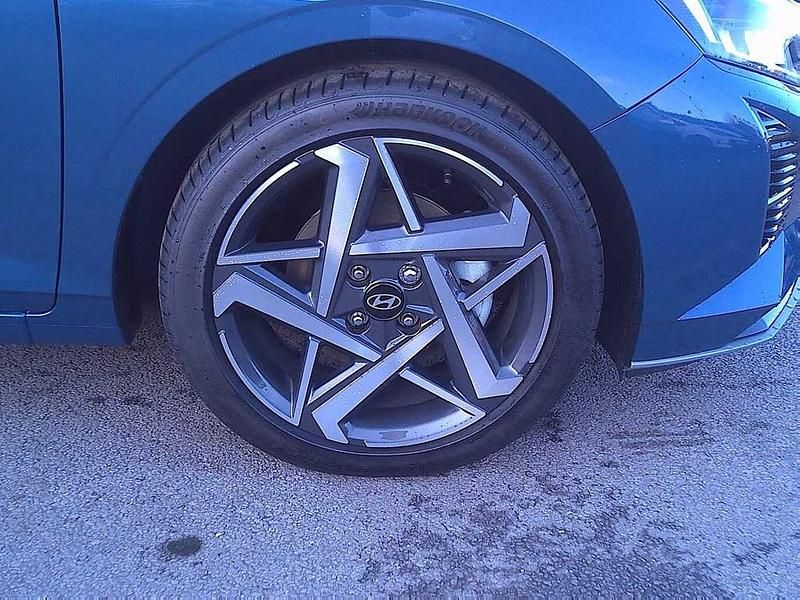 New Hyundai i20 Premium 100 HP (73 kW) 2025 Virbrant blue Hatchback