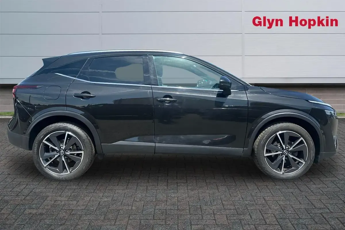 Used Nissan Qashqai Tekna 158 HP (116 kW) 2022 Black SUV
