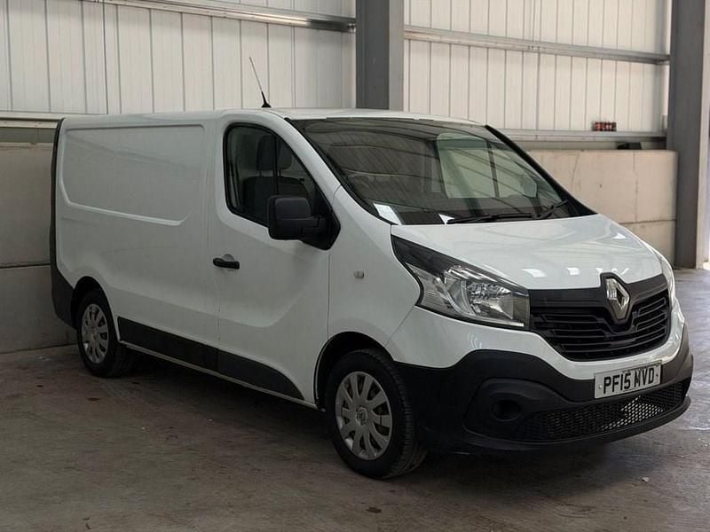 Used Renault Trafic Business 115 HP (84 kW) 2015 White MPV