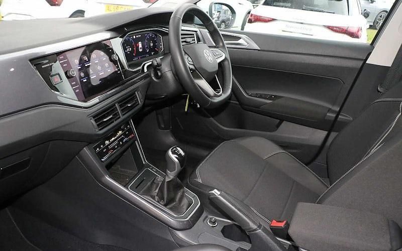 Used VW Taigo Style 110 HP (80 kW) 2024 Silver SUV