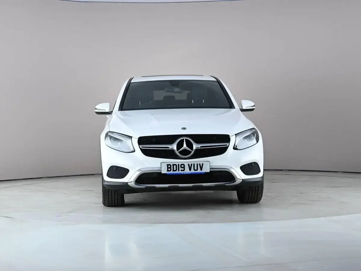 Begagnad Mercedes GLC250 Premium 2019 Vit Sportkupé