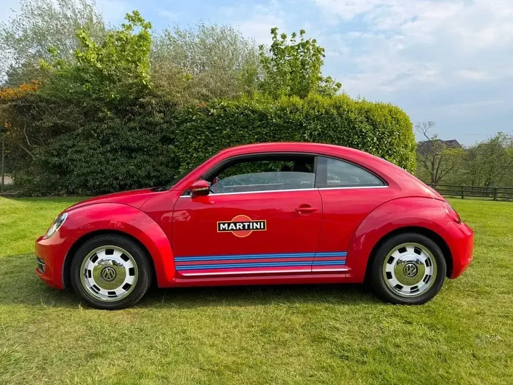 Begagnad VW Beetle Design 105 HK (77 kW) 2014 Röd Halvkombi