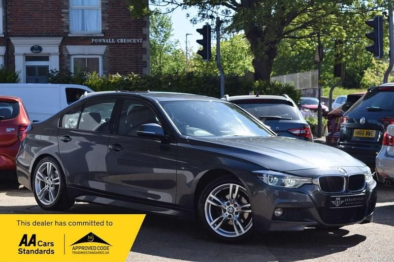 Begagnad BMW 318 M Sport 2016 Grå Sedan