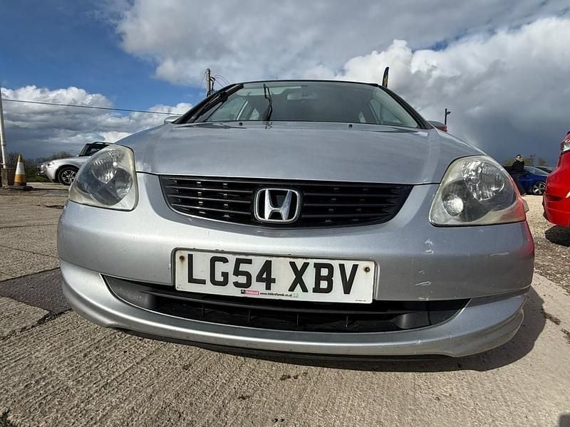 Begagnad Honda Civic SE 108 HK (79 kW) 2004 Silver Halvkombi