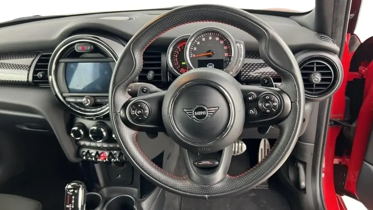 Used Mini Cooper S Sport 192 HP (141 kW) 2019 Red Hatchback