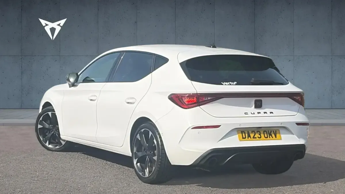 Used Cupra Leon VZ1 310 HP (228 kW) 2023 White Hatchback