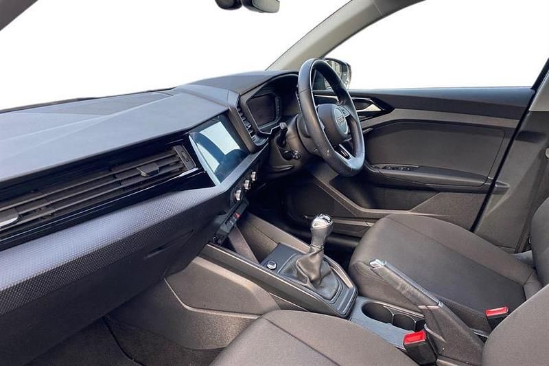 Used Audi A1 Design 95 HP (69 kW) 2022 Mythos black SUV