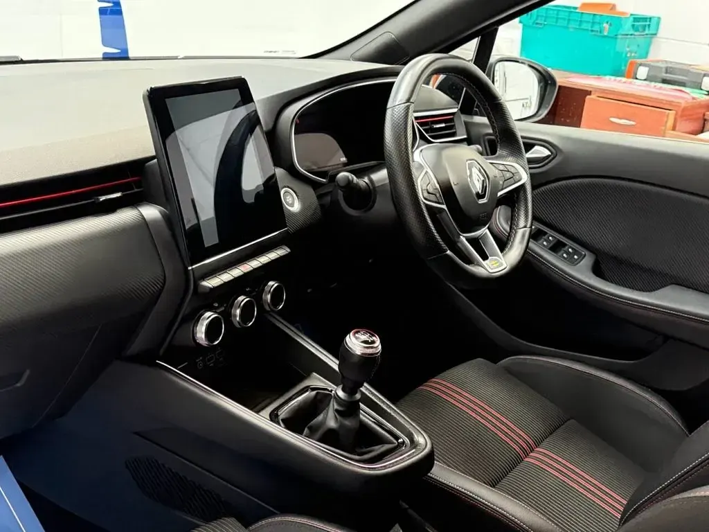 Used Renault Clio RS Line 90 HP (66 kW) 2023 Blue Hatchback
