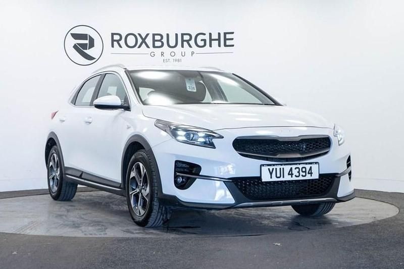 White Used 2022 Kia XCeed SUV | £11,220 (Super price) - Image 1/4