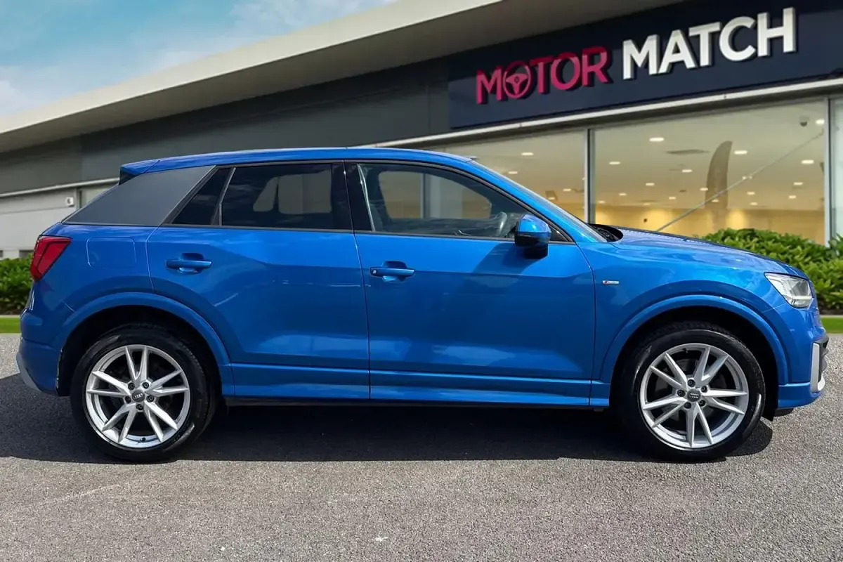Used Audi Q2 S-Line 190 HP (139 kW) 2018 Blue SUV