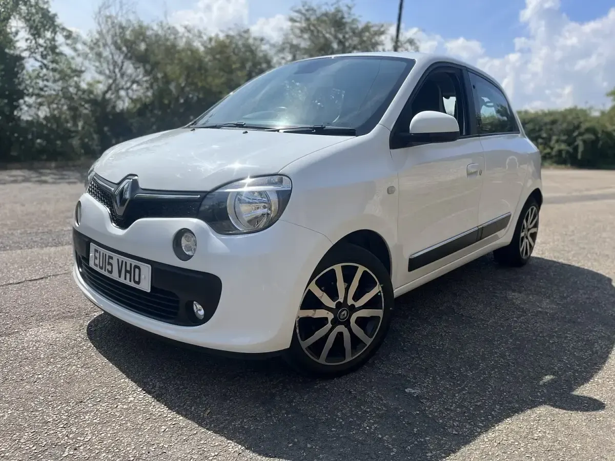 Used Renault Twingo Dynamique 70 HP (51 kW) 2015 White Hatchback