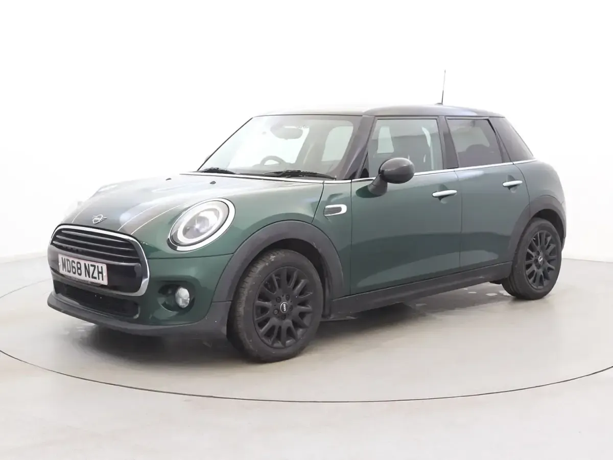Używany Mini Cooper Classic 2019 Zielony Hatchback