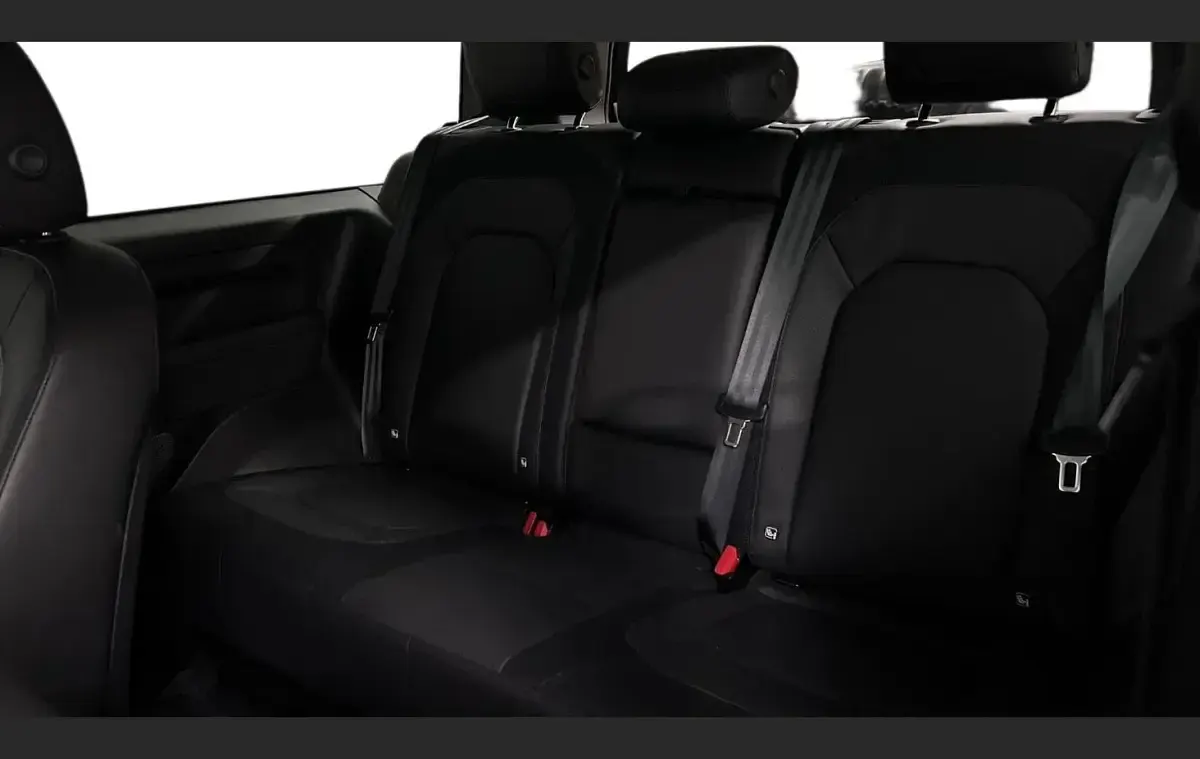 Used Land Rover Defender SE Dynamic 245 HP (180 kW) 2022 Black SUV