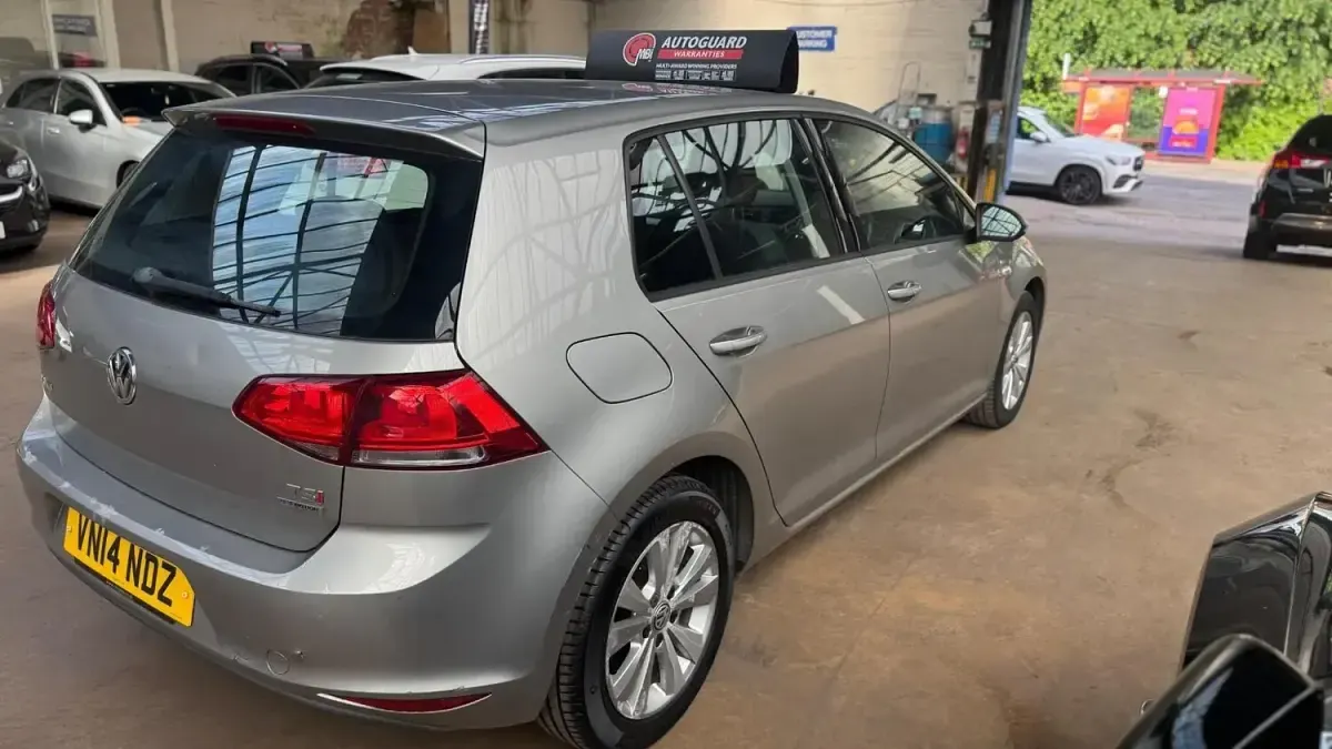 Usado VW Golf VII SE 2014 Prateado Citadino