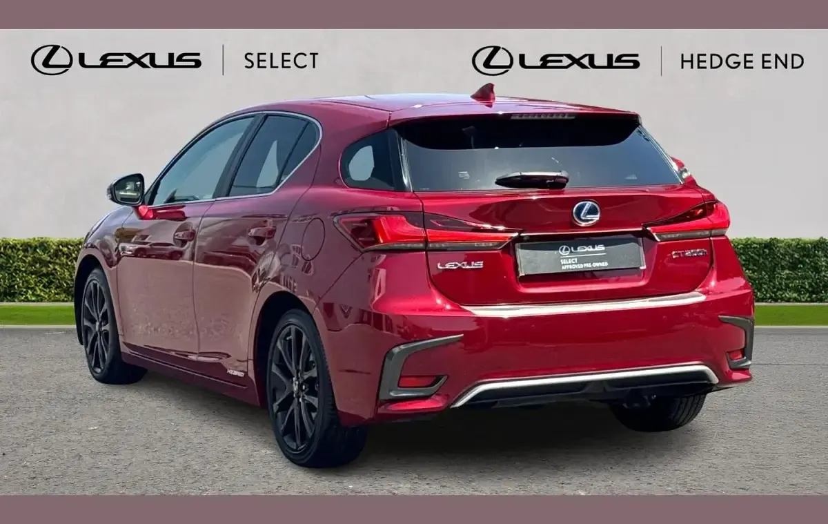 Used Lexus CT200h 136 HP (100 kW) 2018 Red Hatchback