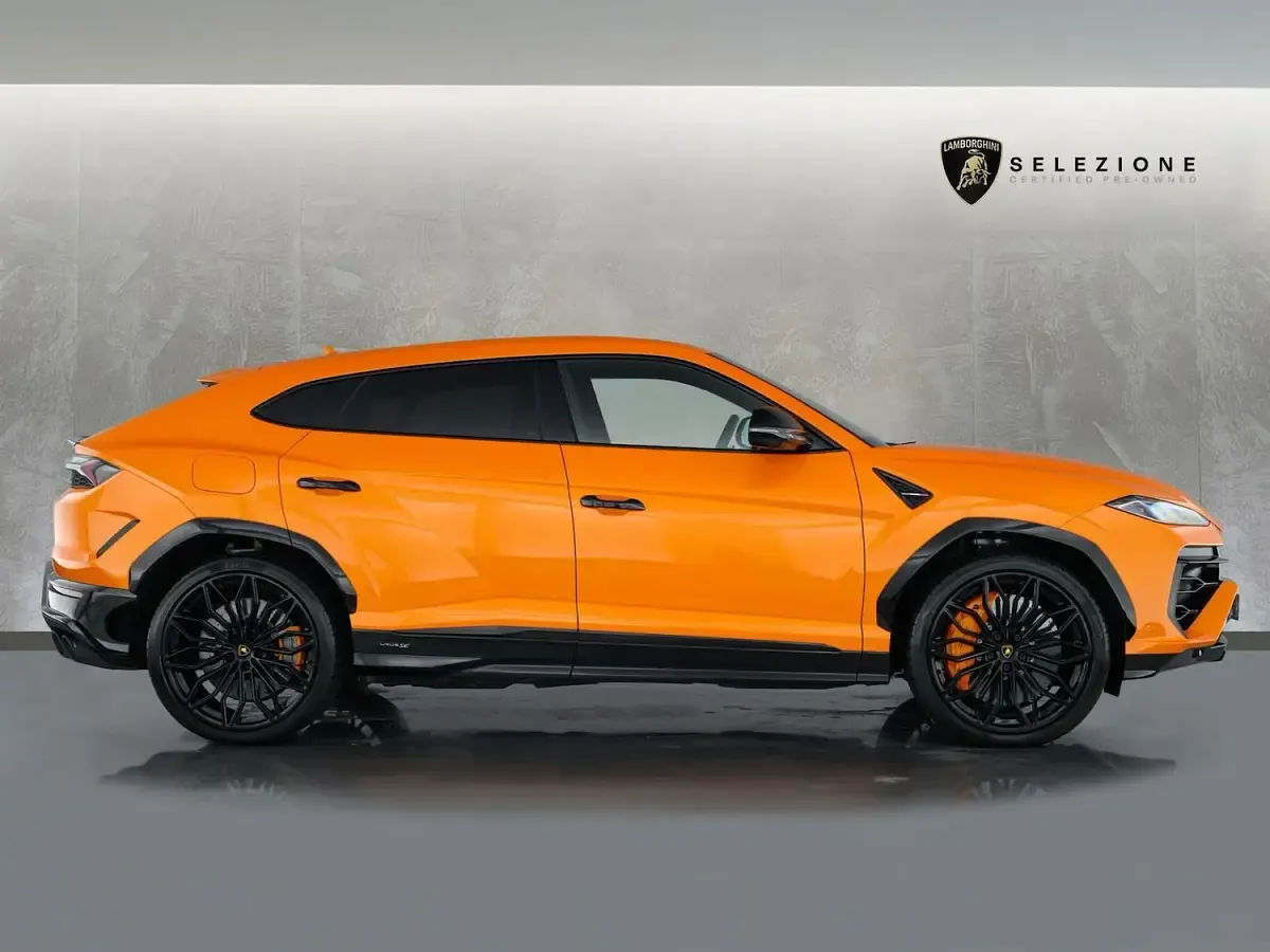 Used Lamborghini Urus 800 HP (588 kW) 2025 Orange SUV
