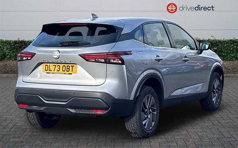 Used Nissan Qashqai Acenta Premium 158 HP (116 kW) 2023 Silver SUV
