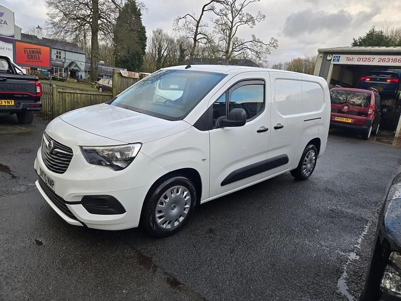 White Used 2020 Vauxhall Combo Sportive MPV | £9,995 (A bit pricey) - Image 1/4