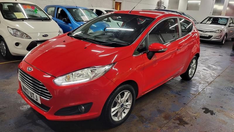 Used Ford Fiesta Zetec 82 HP (60 kW) 2017 Red Hatchback