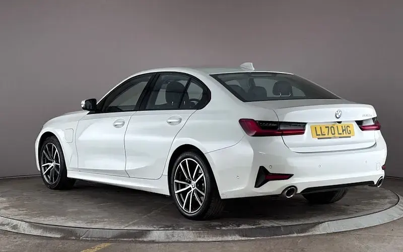 Used BMW 330e Sport Line 292 HP (214 kW) 2020 White Sedan