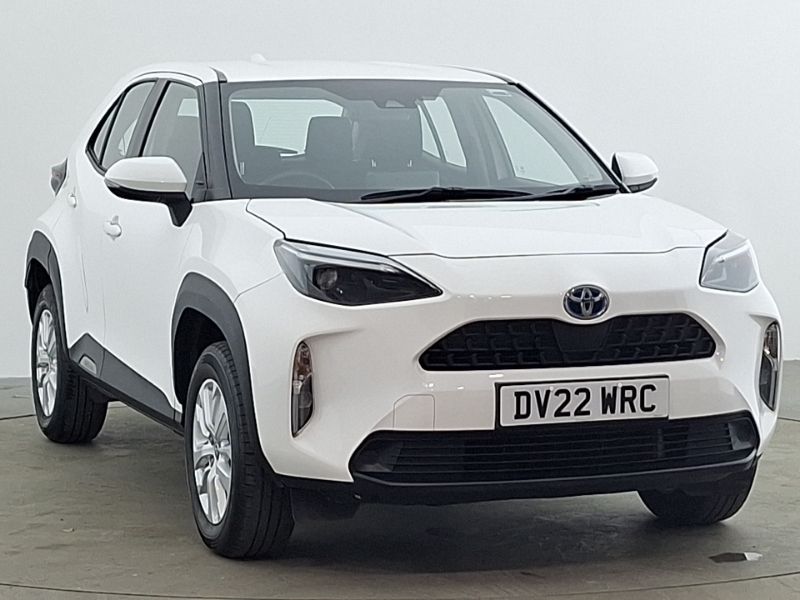 White Used 2022 Toyota Yaris Hybrid Estate | £18,998 (Good price) - Image 1/4