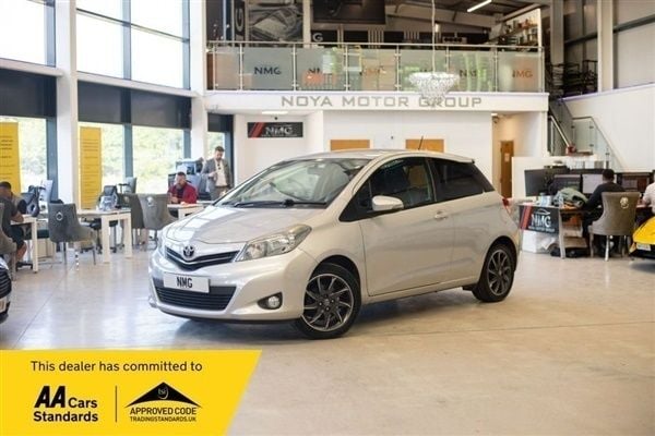 Silver Used 2013 Toyota Yaris Trend Hatchback | £6,199 (Fair price) - Image 1/1
