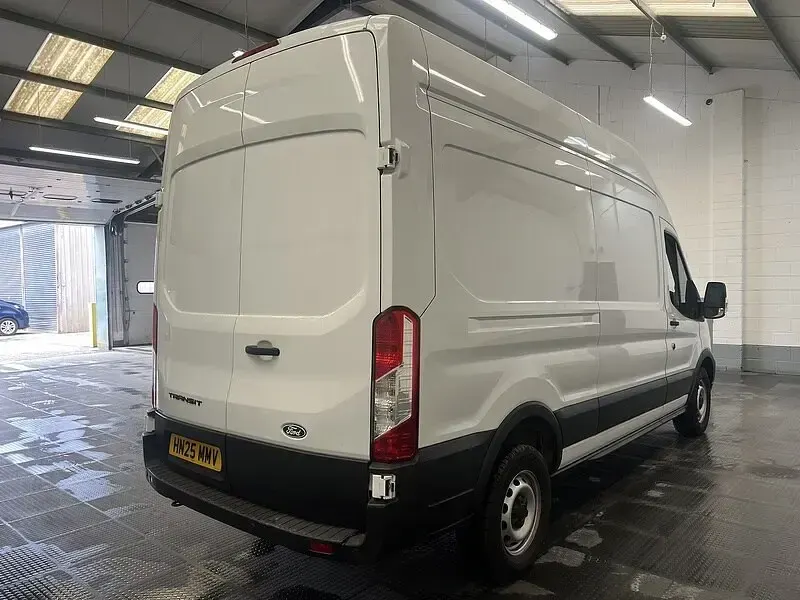 Used Ford Transit 130 HP (95 kW) 2025 White Van