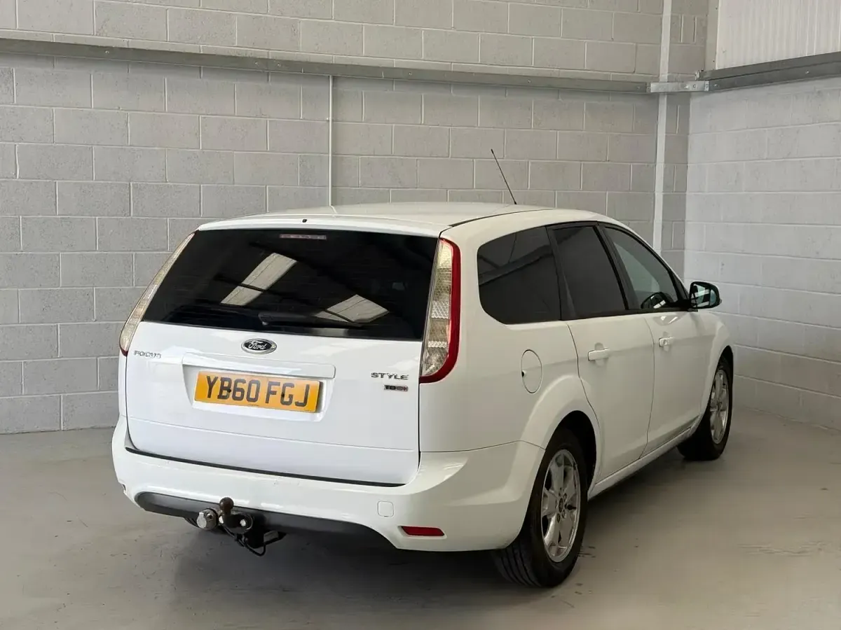 Used Ford Focus Style 2011 White Estate
